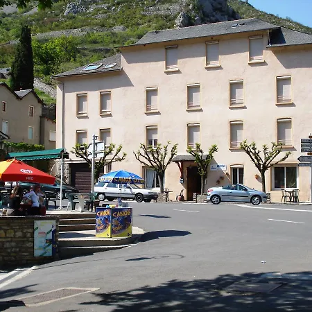 Hotel Des Bateliers 2*
