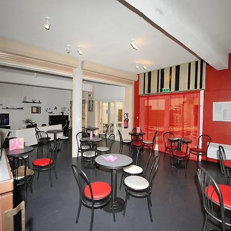 Hotel Des Bateliers 2*
